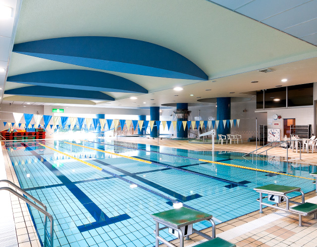 スイミングプール